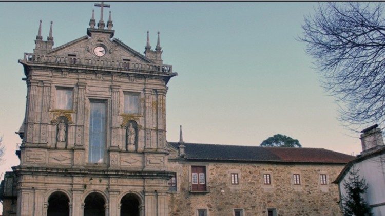 Fachada do Mosteiro de S. Salvador de Grij&oacute;
