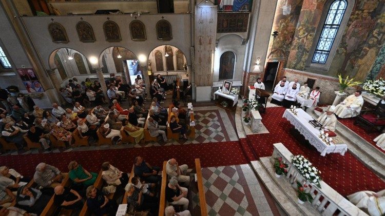 A celebrare la Messa il nunzio apostolico in Romania e Repubblica di Moldavia, l’arcivescovo Giampiero Gloder