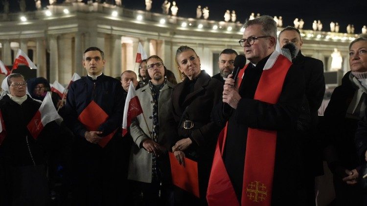 Polacy licznie zgromadzili się na wsp&oacute;lnej modlitwie (Jan Rzepka)