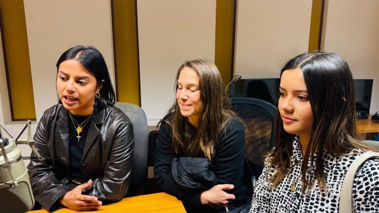 En entrevista con las tres chicas de Univ 2026