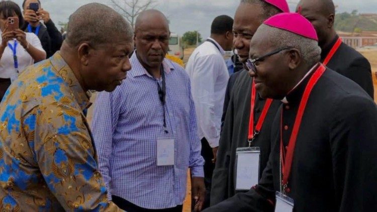 Visita do Presidente Jo&atilde;o Louren&ccedil;o ao santu&aacute;rio da Muxima