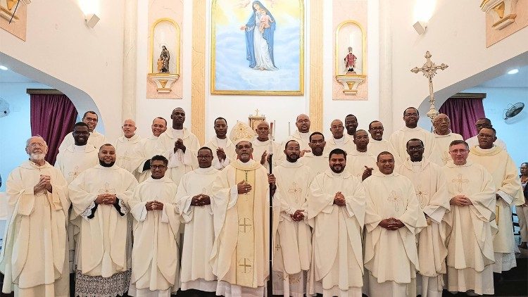 Presb&iacute;teros e di&aacute;conos da Diocese de Mindelo