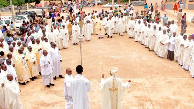 C&eacute;l&eacute;bration de la messe chrismale  en C&ocirc;te d’Ivoire: 