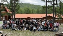 I giovani del campo estivo di Khandgait