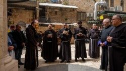 El Vía Crucis de los frailes franciscanos en Jerusalén, el viernes 3 de abril de 2026