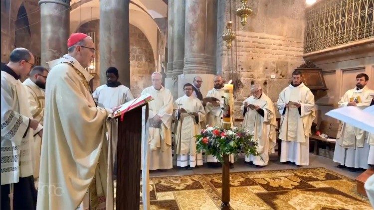 Ze względu na ograniczenia liturgia sprawowana była bez udziału pielgrzym&oacute;w