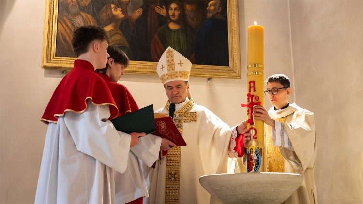 Bishop Jourdan at the Easter Vigil. Photo: Elena Kovpak