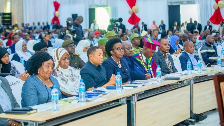 Washiriki wa Kongamano la 5 la Idhaa za Kiswahili Duniani