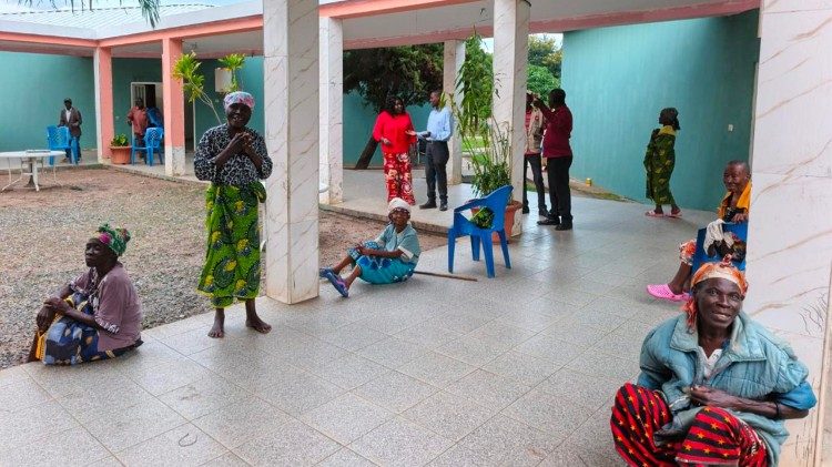 Alguns idosos no Lar