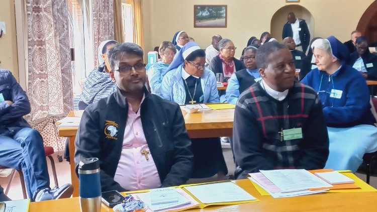 Confer&ecirc;ncia dos l&iacute;deres religiosos, em Lumko (&Aacute;frica do Sul)