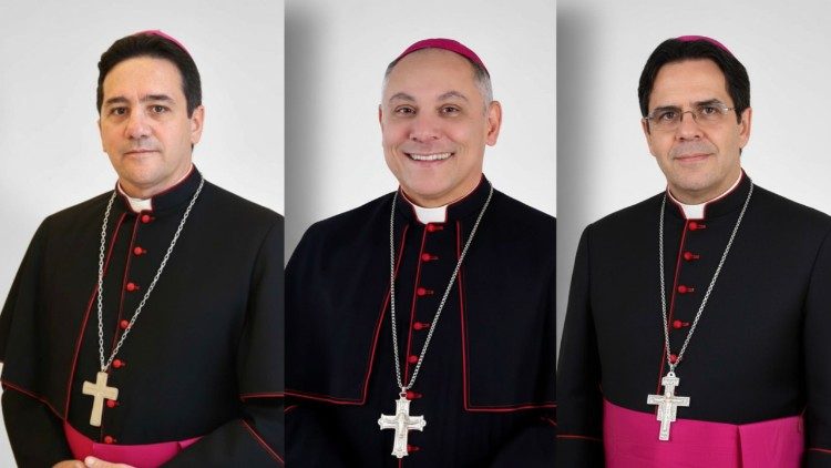 Da esquerda para a direita, dom Paulo Jackson (Arquidiocese de Olinda e Recife), dom Gregório Paixão (Arquidiocese de Fortaleza) e dom Carlos Alberto Breis (Arquidiocese de Maceió). Os três prelados tiveram suas imagens utilizadas indevidamente por golpistas em aplicativos de mensagens