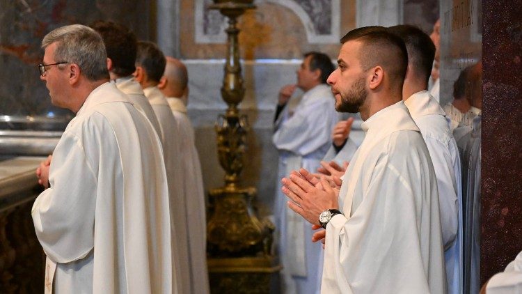 Dzisiejszą Eucharystię koncelebrowało ok. 40 kapłan&oacute;w