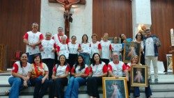 Novos Apóstolos da Misericórdia em São Paulo: momento da consagração dos AEDM na Paróquia Santo Antônio de Lisboa, em Presidente Venceslau (©Luiz Carlos Nomura)