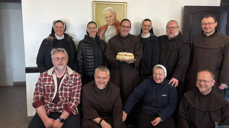 In visita alle comunit&agrave; carmelitane del Paese