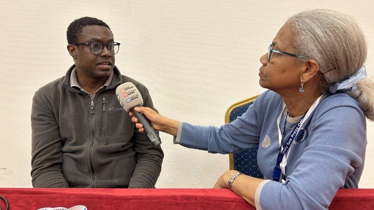 P. Guy Sawadogo na entrevista &agrave; enviada da R&aacute;dio Vaticano a Argel