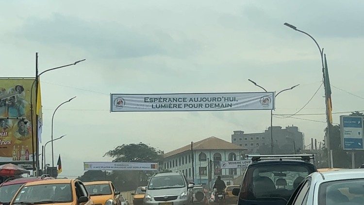 Gli striscioni di benvenuto