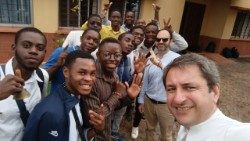 Wierni w Kamerunie z radością czekali na Leona XIV