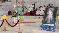 Messe solennelle de la journée nationale des détenus le 12 avril en la paroisse saint Mathieu de Yopougon en Côte d'Ivoire. 