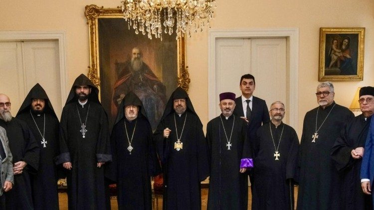 Սահակ Բ. Պատրիարքի շնորհաւորական այցը Հայ Կաթողիկէ Առաջնորդարան (Լռաբեր)