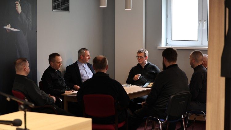 Istotnym elementem spotkania było podsumowanie doświadczeń związanych z organizacją tegorocznych pieszych pielgrzymek (ks. Jakub Oczkowicz)