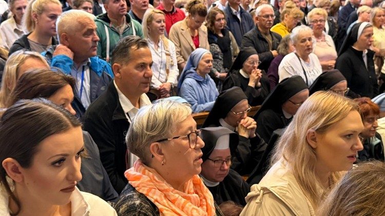 Polacy jak zawsze licznie zgromadzili się na czwartkowej Mszy św.