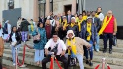 O grupo de Béjaïa, Argelia, em Annaba, onde participou da Missa presidida pelo Papa