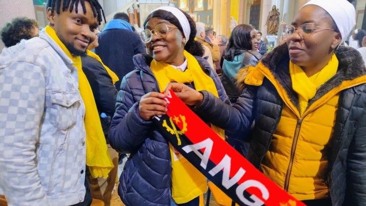 Jovens de Bejaia, em Annaba  para a Missa do Papa na Basilica de Santo Agostinho