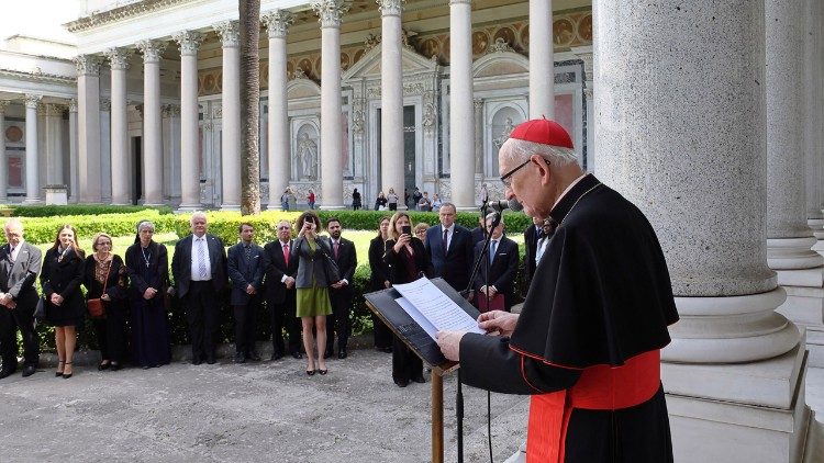 Ekspozycję otworzył archiprezbiter bazyliki kard. James Michael Harvey 