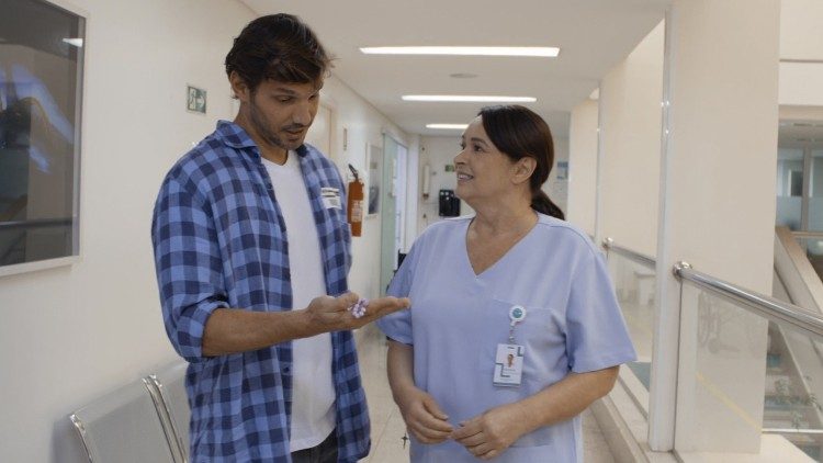 Com atuações de Alexandre Machafer e Myrian Rios, ‘O Poder do Rosário’ destaca a força da oração mariana no cotidiano