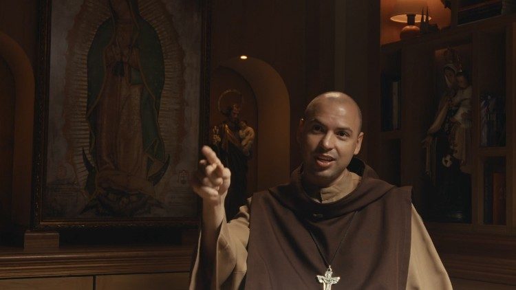 O filme conta com participa&ccedil;&atilde;o especial de Frei Gilson, conhecido no Brasil pela ora&ccedil;&atilde;o do santo ros&aacute;rio diante do Sant&iacute;ssimo Sacramento em tempos lit&uacute;rgicos como a quaresma 