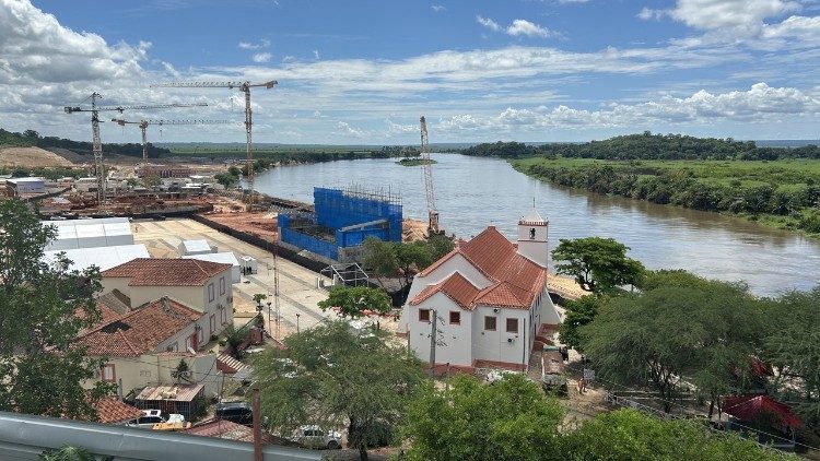 Vue panoramique du sanctuaire de Muxima, deux jours avant la venue de Léon XIV. 