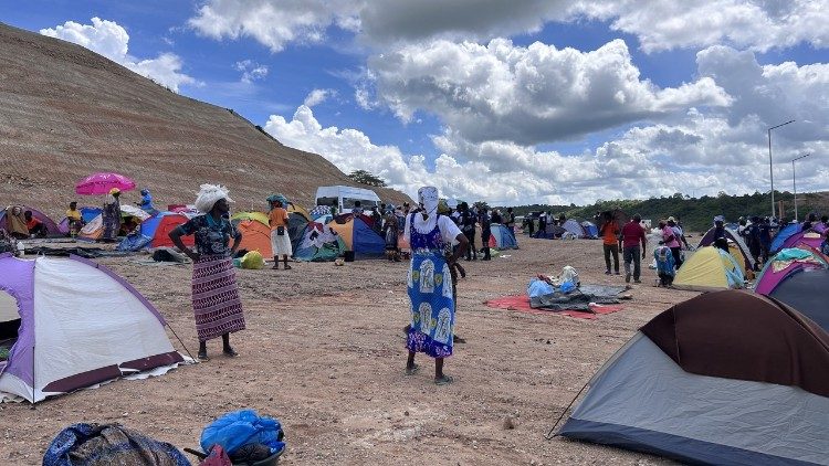 Donne nel campo dei fedeli