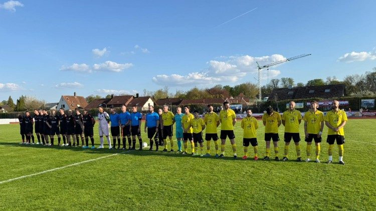 Benefizspiel in Dillingen mit der vatikanischen Nationalmannschaft