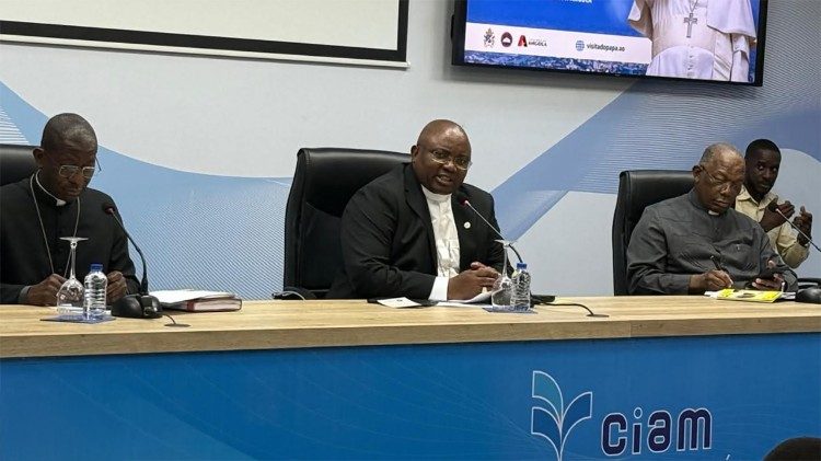 Dom Belmiro Cuica Chissengueti, porta-voz da Conferência Episcopal de Angola e São Tomé