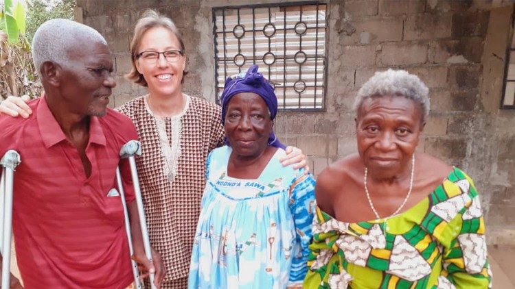 Sœur Pascale Nicolas, missionnaire près de Douala. 