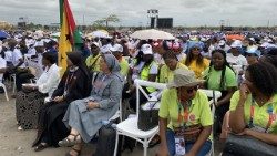 ಕಿಲಾಂಬಾದಲ್ಲಿ ಜಗದ್ಗುರುಗಳಿಗಾಗಿ ಕಾಯುತ್ತಿರುವ ಅಂಗೋಲಿಯನ್ನರು