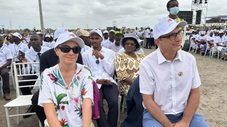 Eleonora Biasotto and Sergio Facchini at the Pope's Mass in Kilamba on 19 April