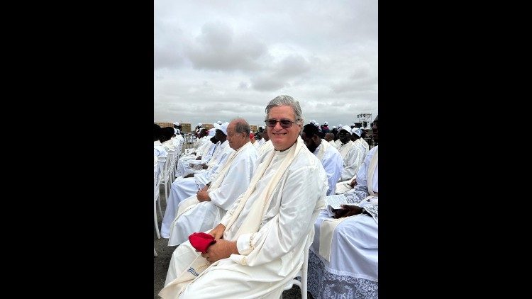 Father Andr&eacute;s Algorta at the papal Mass in Kilamba, Angola, on 19 April