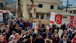 L’accoglienza degli abitanti di Rmeish al nunzio apostolico, l’arcivescovo Borgia, lo scorso 16 marzo