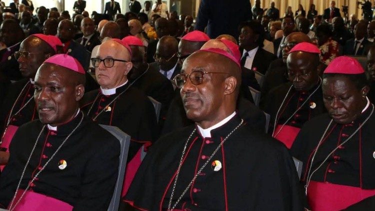 Alguns Bispos da CEAST durante a visita de Le&atilde;o XIV em Angola