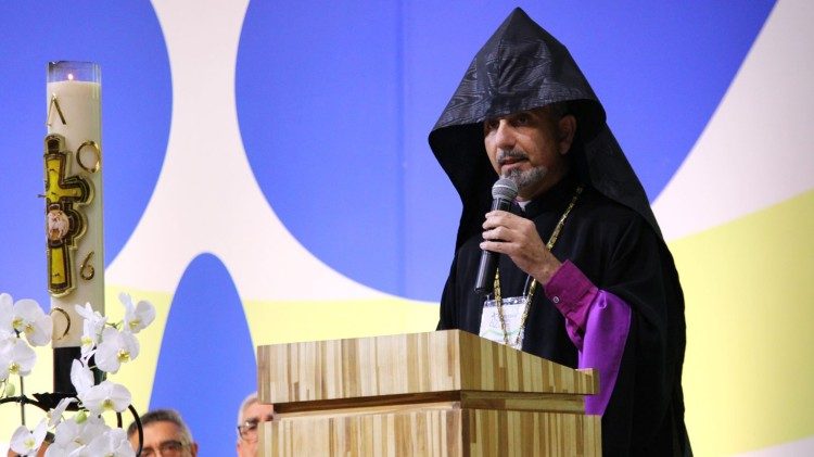 Bispo Nareg Berberian, da Igreja Apost&oacute;lica Arm&ecirc;nia, reflete sobre a presen&ccedil;a de Cristo como luz em meio &agrave;s dores