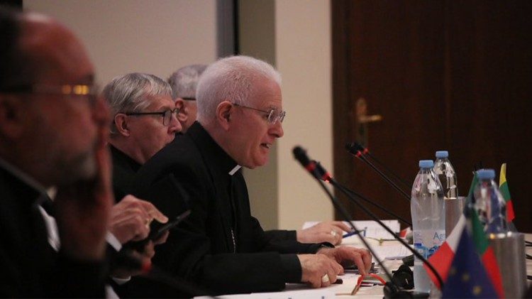 Il presidente della Comece Mariano Crociata all'Assemblea plenaria