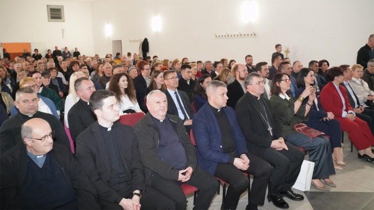 Na predstavljanju knjige "Svetište Gospe Kloštarske kod Slavonskog Kobaša" (Foto: Požeška biskupija)