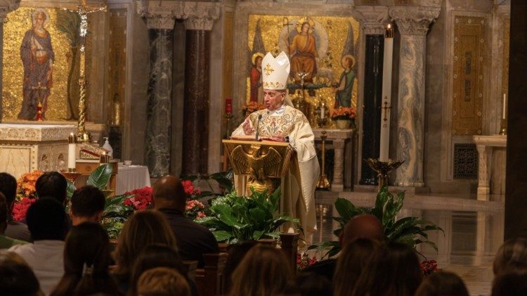 L'arcivescovo durante la Messa nel Santuario Nazionale di Whashington D.C.