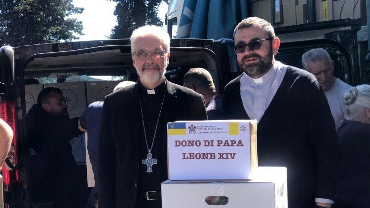 Monsenhor Luis Mar&igrave;n de San Mart&igrave;n e padre Marco Semehen