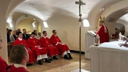 Msza św. przy grobie papieża Benedykta XVI