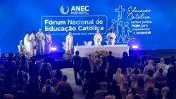 ANEC lança livro que resgata 80 anos da educação católica no Brasil