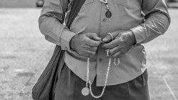 Homem rezando - João Rangel