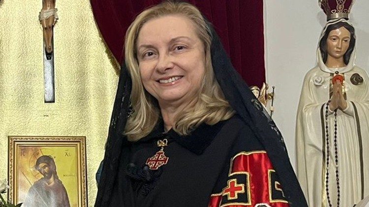 A escritora cat&oacute;lica Rita de S&aacute; Freire, Dama de Comenda da Pontif&iacute;cia Ordem Equestre do Santo Sepulcro de Jerusal&eacute;m