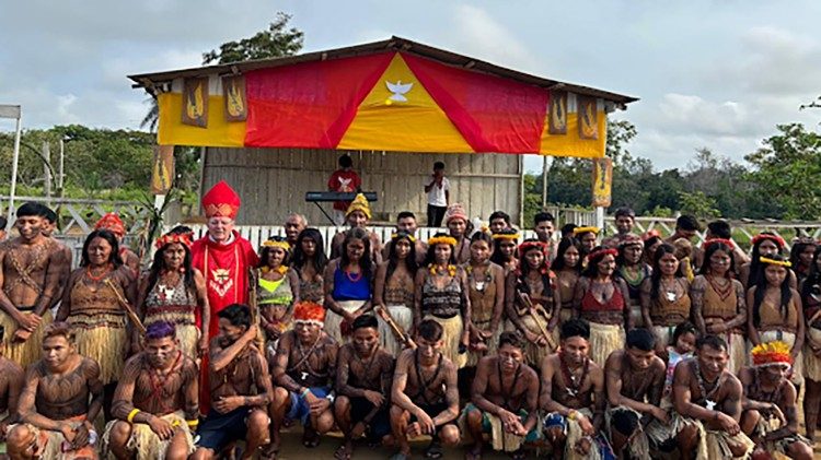 Povo Munduruku, em meio a Floresta Amaz&ocirc;nica.